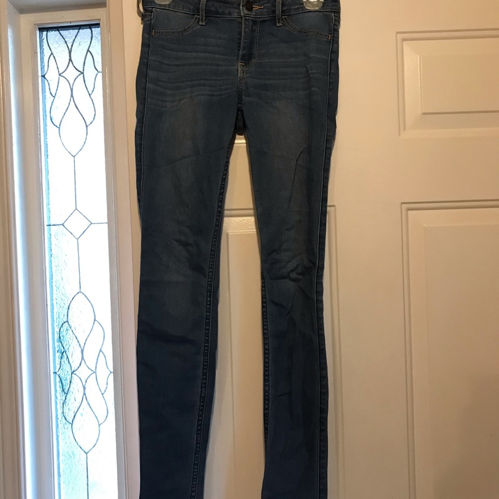 Hollister - Regular Wash Skinny Jeans - 0L